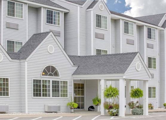 Microtel Inn and Suites Gassaway 1