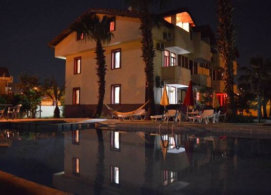 Erasmus Apart Hotel 1