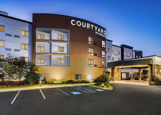 Courtyard by Marriott Auburn 1