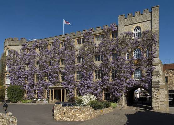 Castle Hotel 1