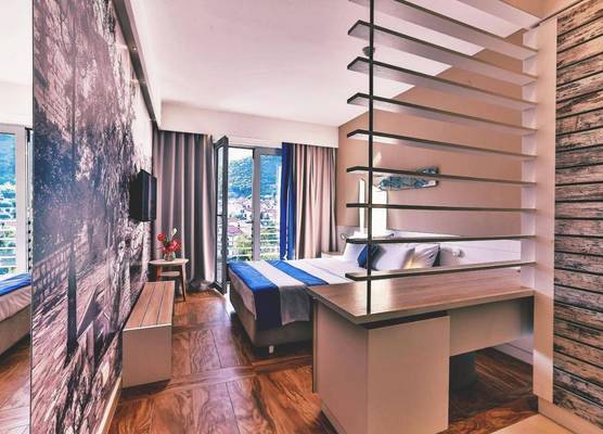 Carine Hotel Delfin 1