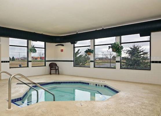 Holiday Inn Express & Suites FORT ATKINSON by IHG 1