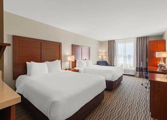 Comfort Inn & Suites 1