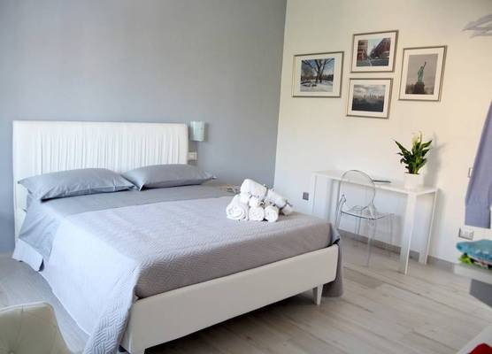SOHO B&B 1