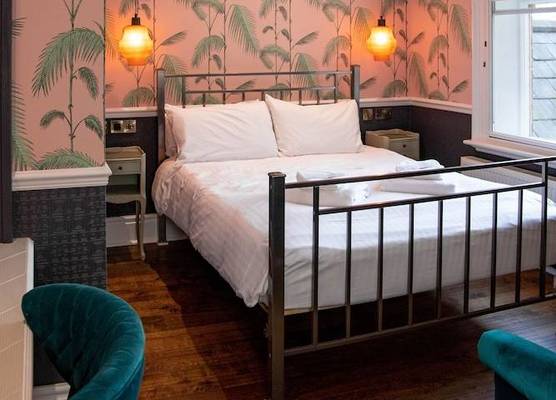 Crown Hotel 1