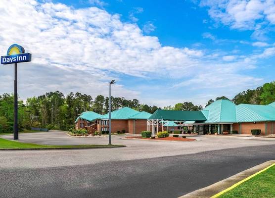 Days Inn by Wyndham Petersburg/South Fort Lee 1