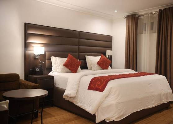Bolton White Hotel 1