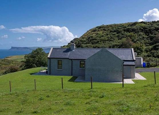 Kinbane Self Catering Cottages - 'Makem's Cottage' 1