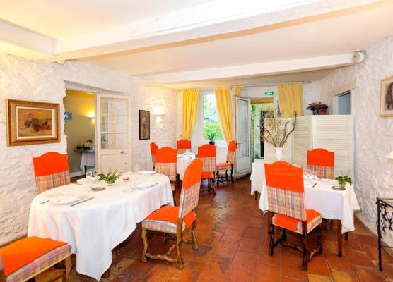Logis Hôtels - Hôtel Restaurant du Midi 1