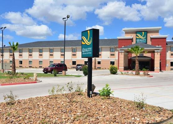 Quality Inn & Suites Kenedy - Karnes City 1