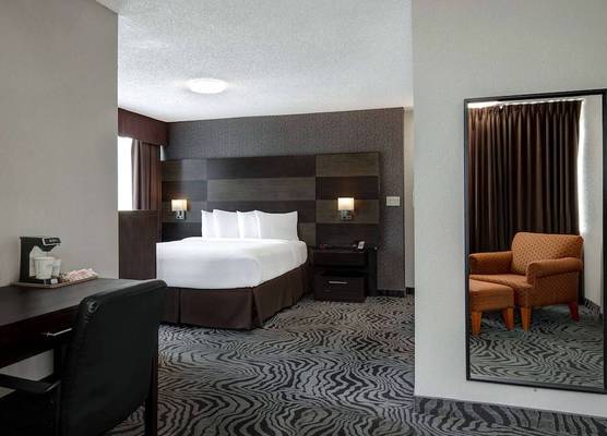 Days Inn by Wyndham Calgary South 1