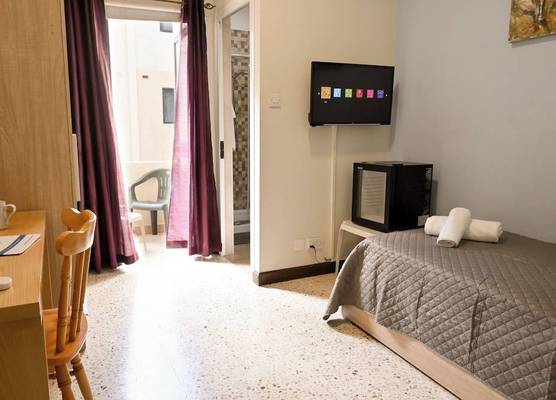 Cozy Ensuite Rooms 1
