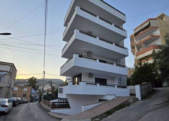 Lazy Roo Hostel Saranda 1