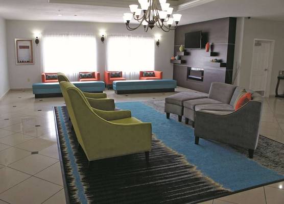 La Quinta by Wyndham Orange 1