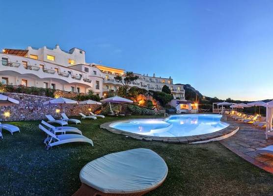 Hotel Luci di La Muntagna 1