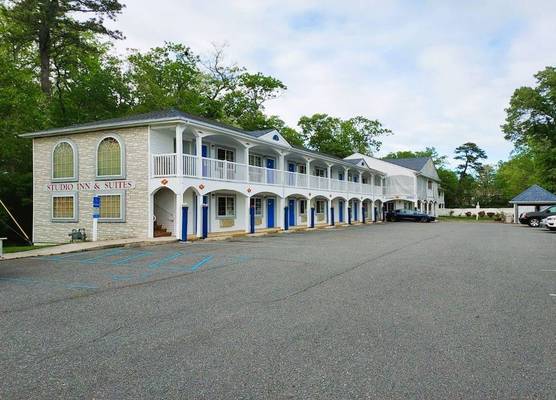 Studio Inn and Suites 1