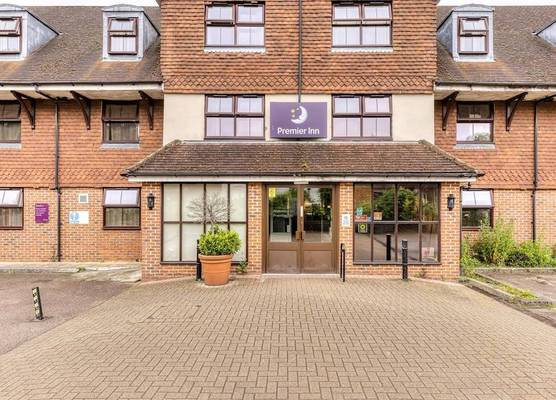 Premier Inn London Gatwick South 1