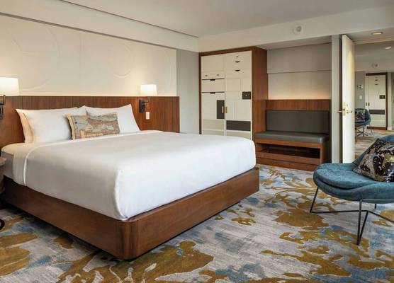 Metropolitan Hotel Vancouver by Marriott 1