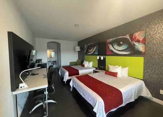 Lindsay Inn 1