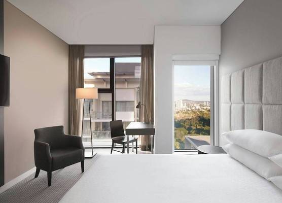 Four Points by Sheraton Brisbane 1