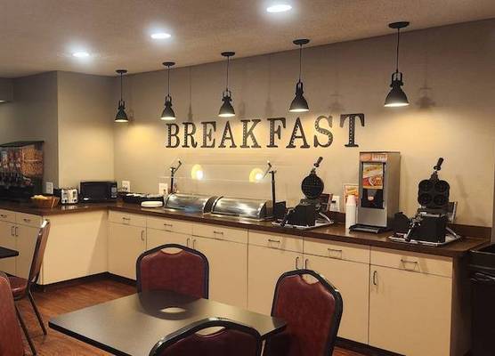 Ten Pin Inn & Suites 1