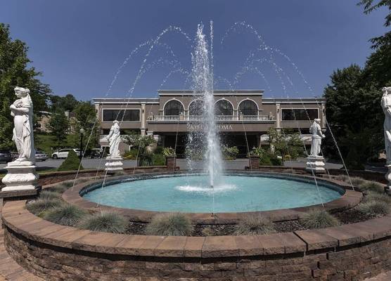 Villa Roma Resort and Conference Center 1
