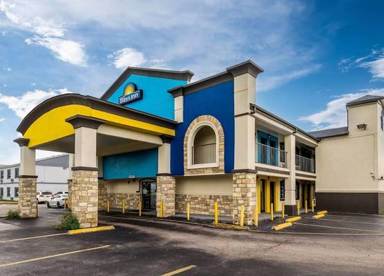 Days Inn by Wyndham Houston East 1