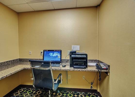 Holiday Inn Express & Suites WYTHEVILLE by IHG 1
