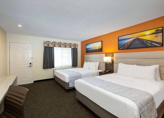 Days Inn by Wyndham Monterey-Fisherman's Wharf Aquarium 1