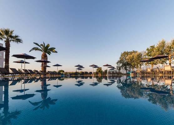 Mythic Summer Hotel 1