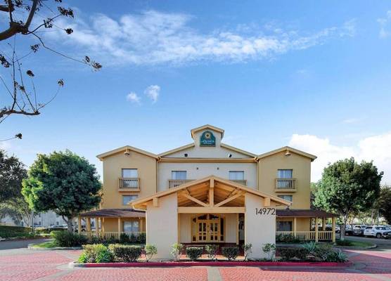 La Quinta Inn & Suites by Wyndham Irvine Spectrum 1