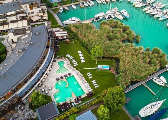 Hotel Golden Lake Resort 1