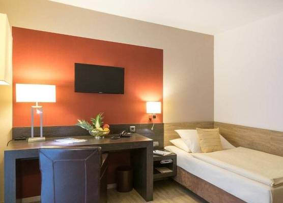 Hotel Holl 1