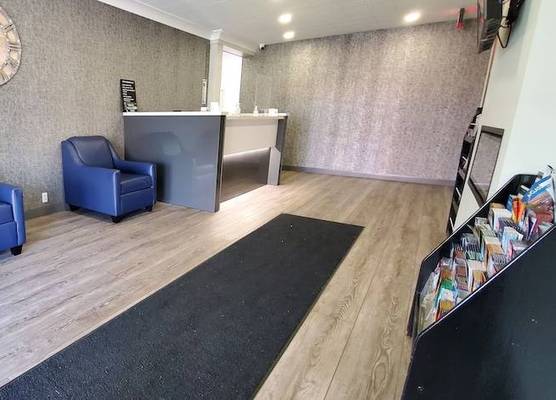Super 8 by Wyndham Sarnia ON 1