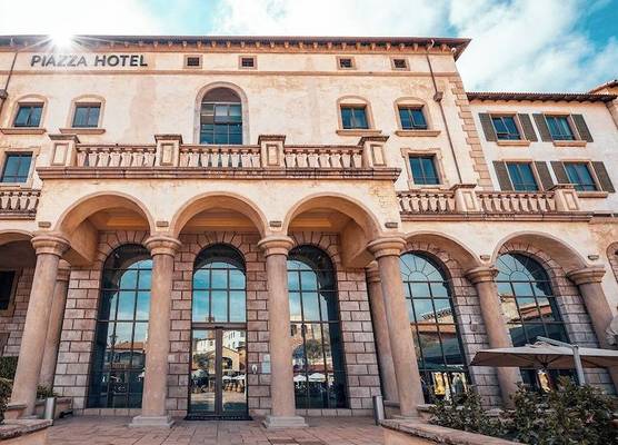 Piazza Hotel Montecasino 1