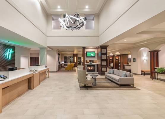 Holiday Inn & Suites ORANGE PARK - WELLS RD. by IHG 1