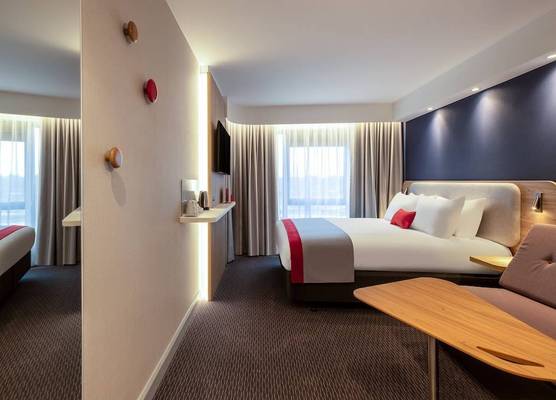 Holiday Inn Express CAMBRIDGE WEST - CAMBOURNE by IHG 1