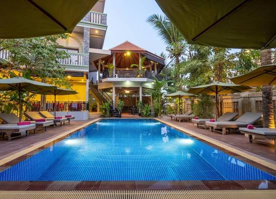 Reveal Courtyard in Reveal Angkor 1