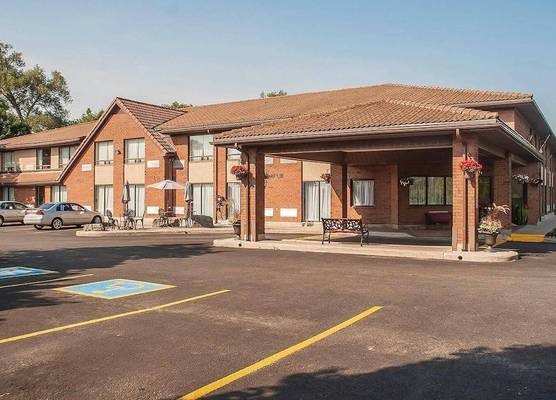 Comfort Inn Orillia 1