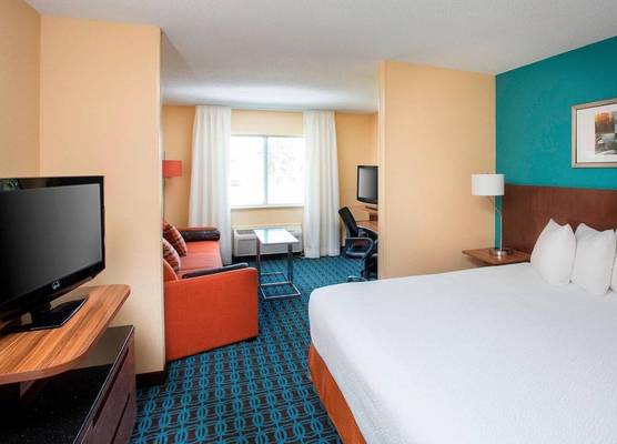 Fairfield Inn & Suites by Marriott Terre Haute 1