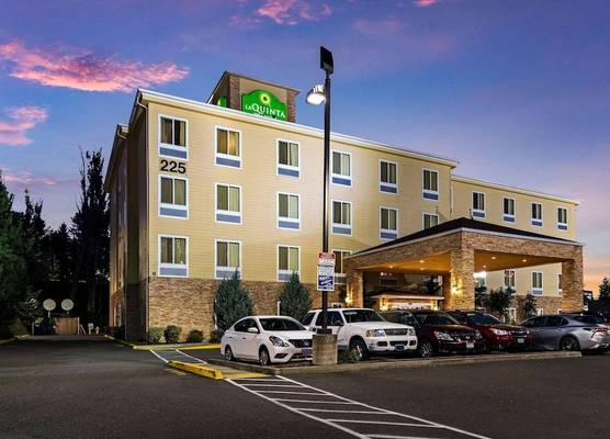 La Quinta by Wyndham Auburn 1