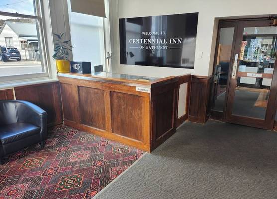 Centennial Inn on Bathurst 1