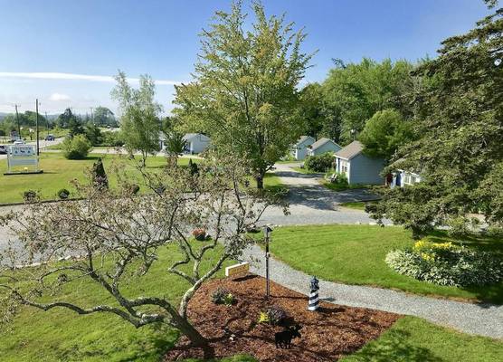 Isleview Motel and Cottages 1