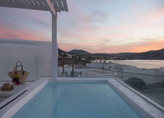 Ammos Luxury Rooms & Home 1