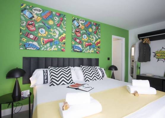 Casual Pop Art Hotel by Casual Hoteles 1