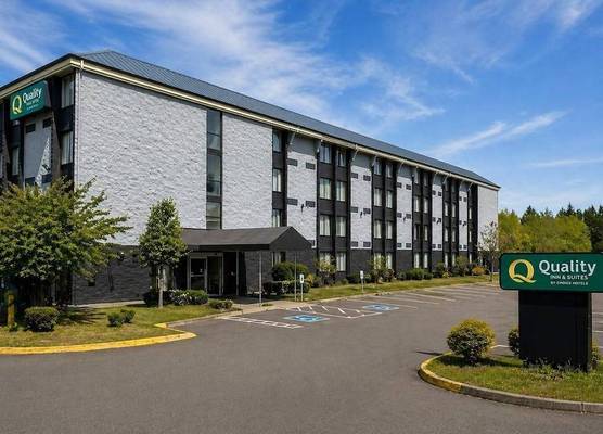 Quality Inn & Suites Everett 1
