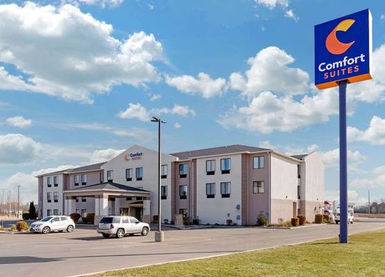 Comfort Suites South Haven near I-96 1
