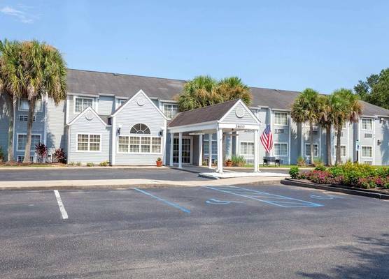 Microtel Inn & Suites by Wyndham Gulf Shores 1