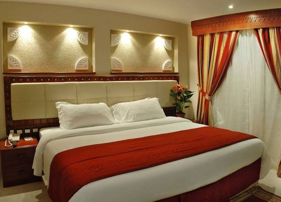 Al Liwan Suites 1