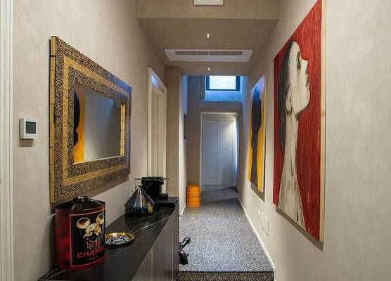 Reverse Art Hotel 1